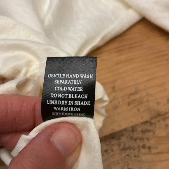 RedBerry Fashion cream button crop blouse small - Picture 6 of 9